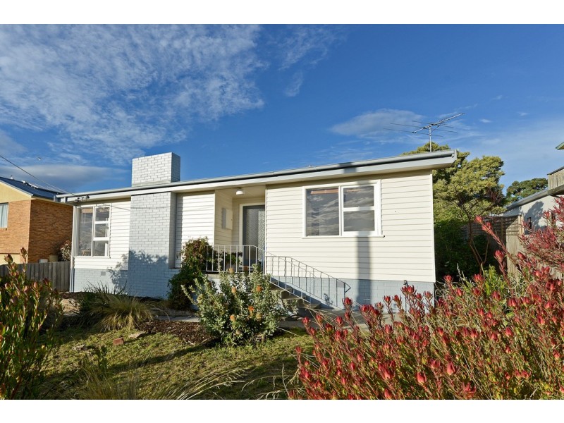 12 Garnett Street, Blackmans Bay TAS 7052