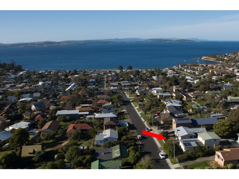 12 Garnett Street, Blackmans Bay TAS 7052