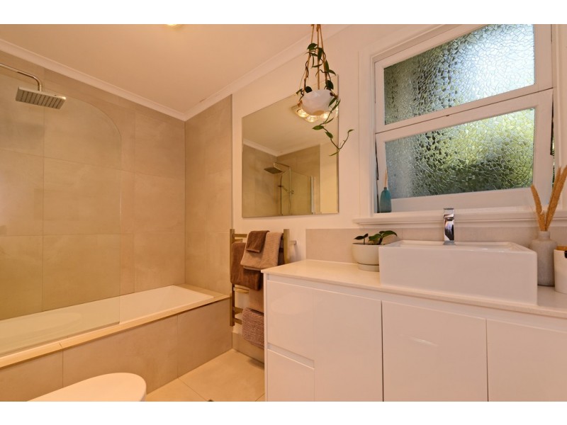 12 Garnett Street, Blackmans Bay TAS 7052