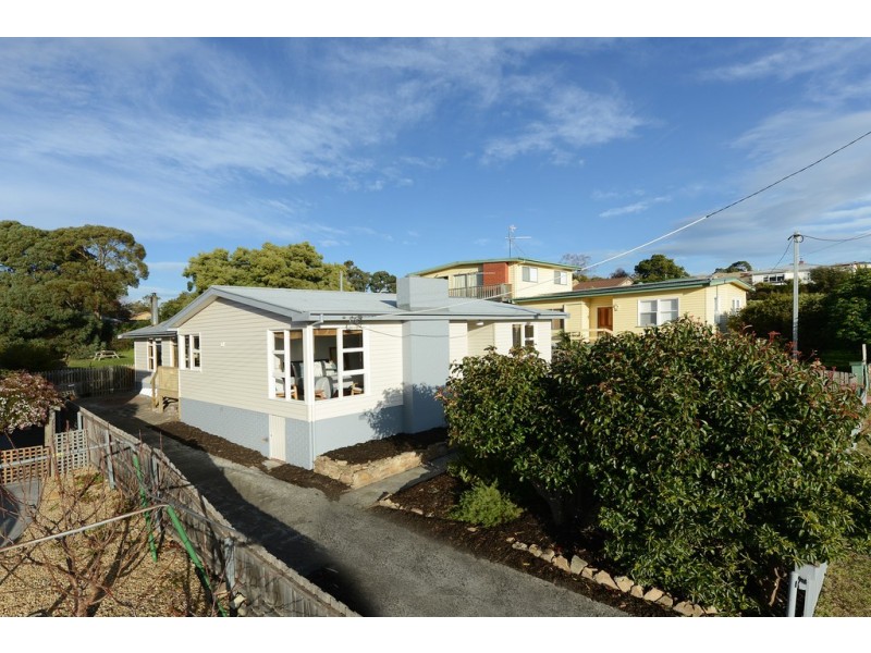 12 Garnett Street, Blackmans Bay TAS 7052