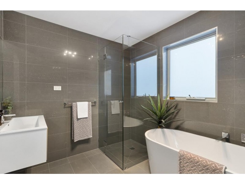 1/11 Balanada Street, Lauderdale TAS 7021