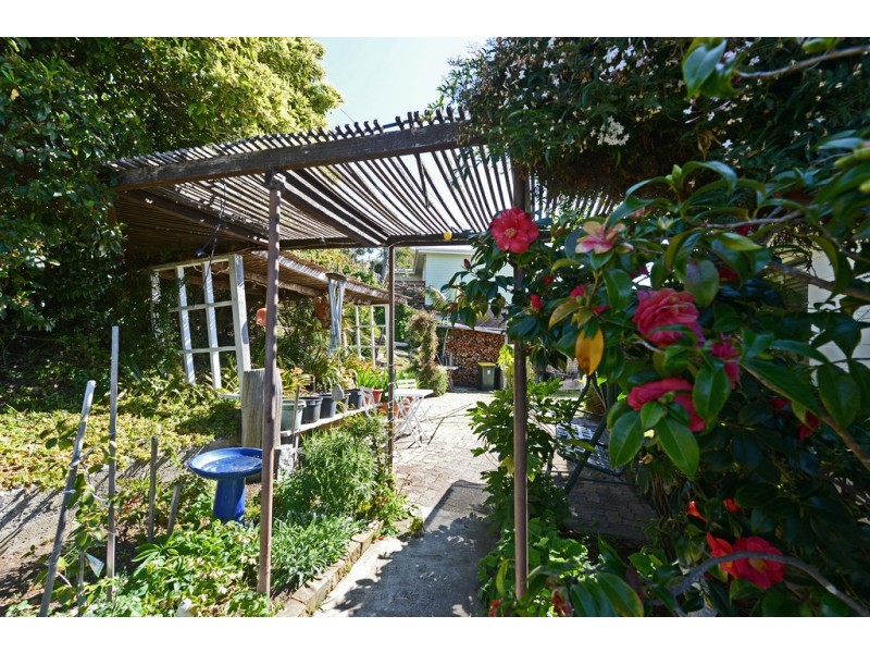 3 Rosehill Crescent, Lenah Valley TAS 7008