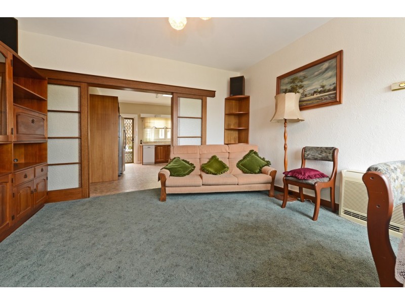 33 Corinna Road, Lindisfarne TAS 7015