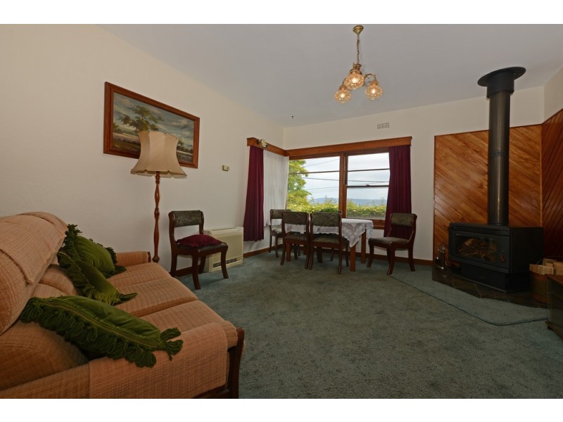 33 Corinna Road, Lindisfarne TAS 7015
