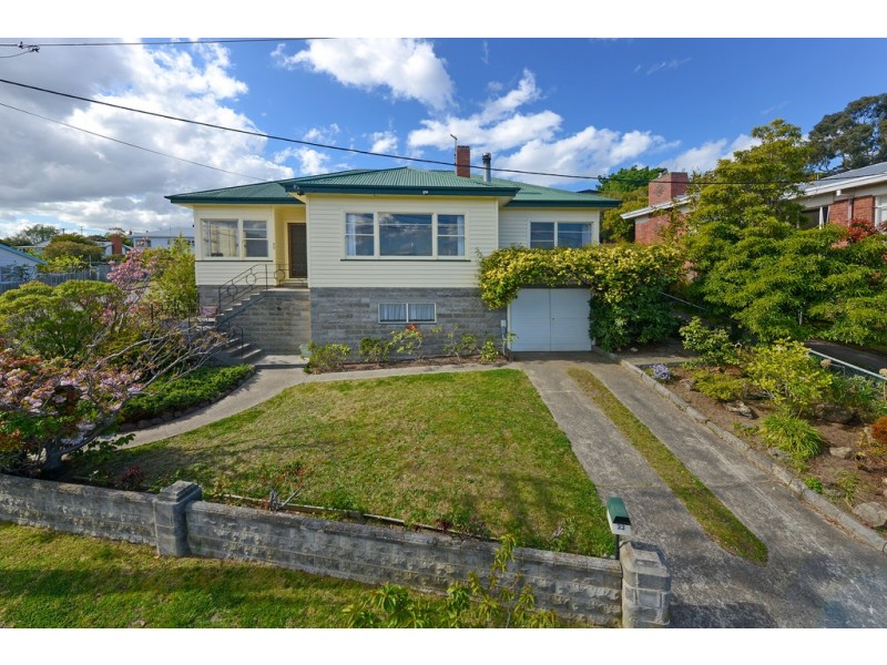33 Corinna Road, Lindisfarne TAS 7015