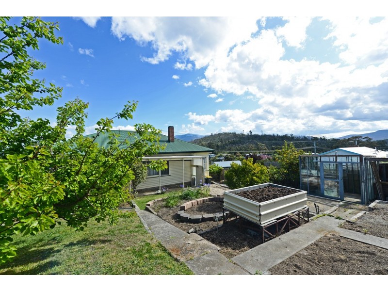 33 Corinna Road, Lindisfarne TAS 7015