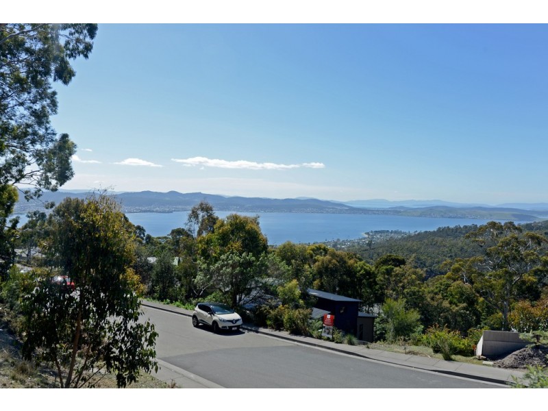 64 Hillcrest Road, Tolmans Hill TAS 7007