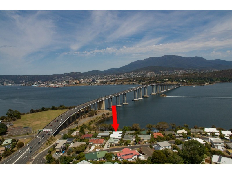 2/10 Marana Avenue, Rose Bay TAS 7015