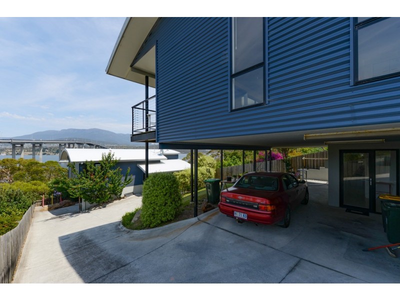 2/10 Marana Avenue, Rose Bay TAS 7015