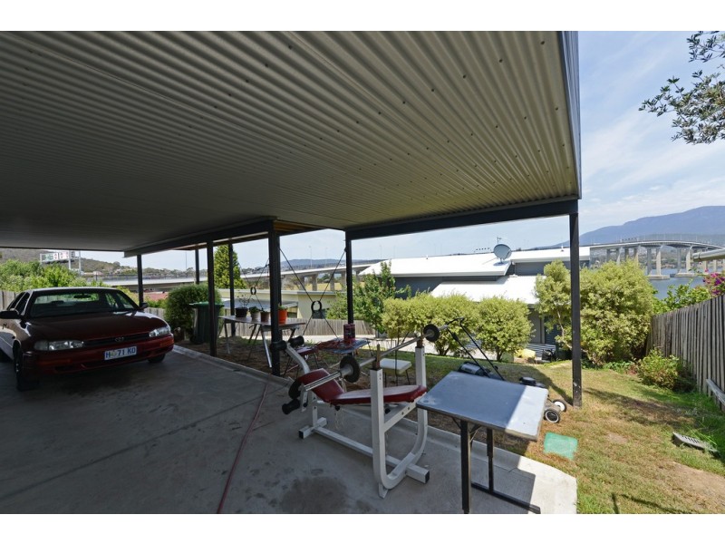 2/10 Marana Avenue, Rose Bay TAS 7015