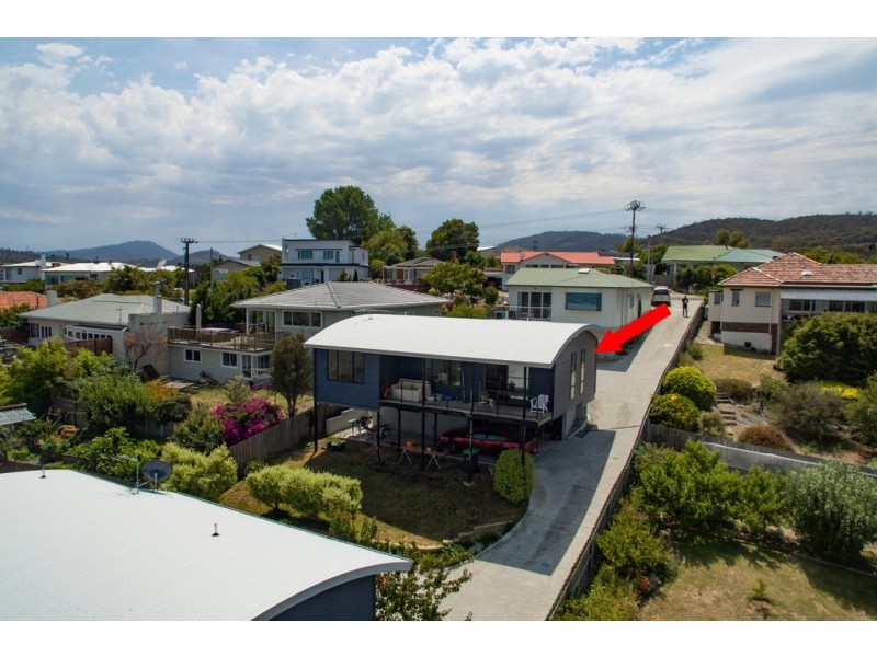 2/10 Marana Avenue, Rose Bay TAS 7015