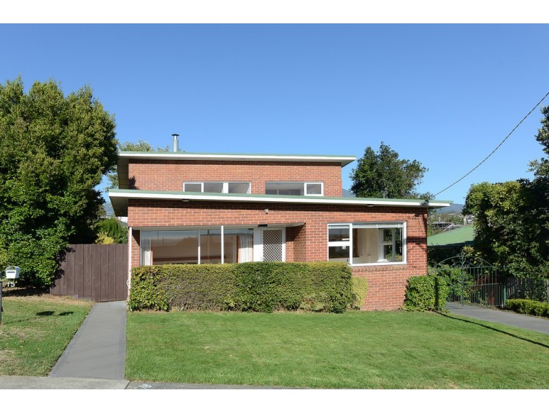 15 Wendover Place, New Town TAS 7008