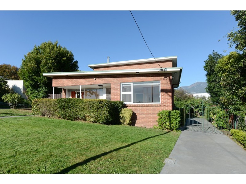 15 Wendover Place, New Town TAS 7008