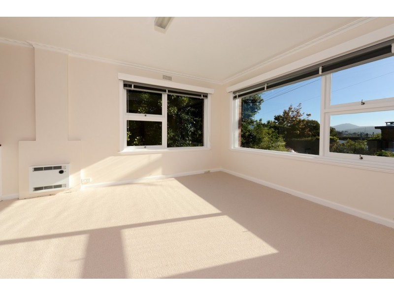 15 Wendover Place, New Town TAS 7008