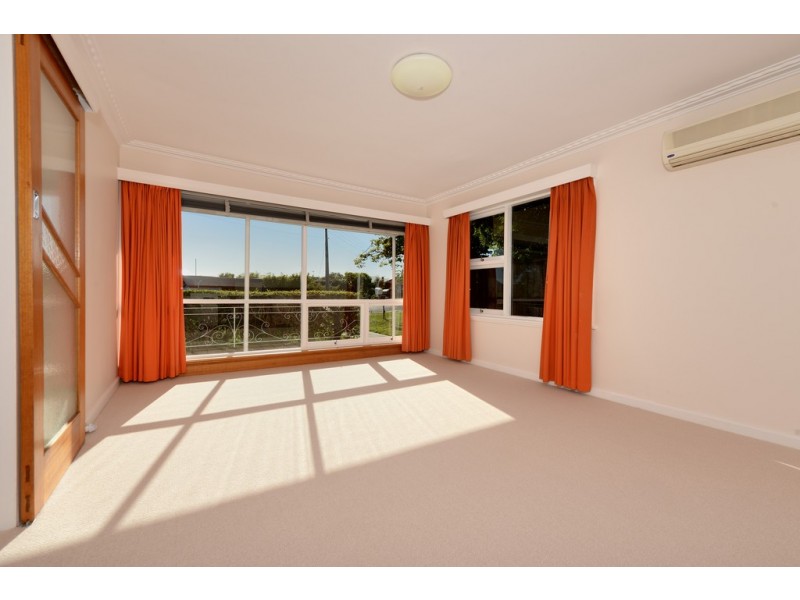 15 Wendover Place, New Town TAS 7008