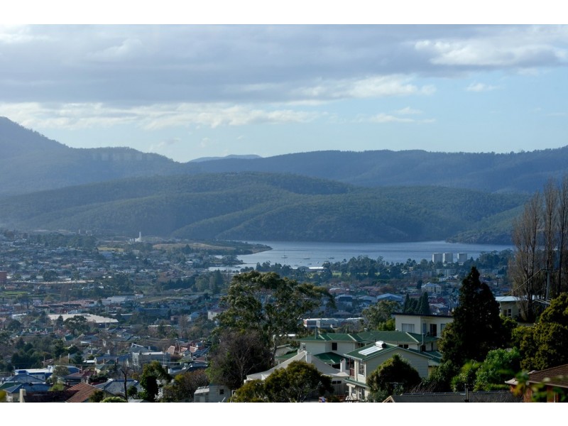 4 Giblin Street, Lenah Valley TAS 7008