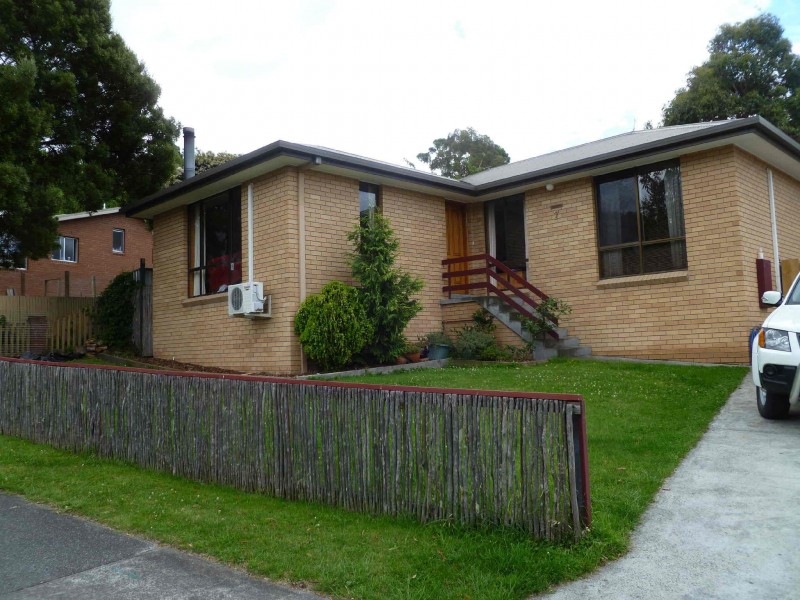 7 Rangeview Crescent, Lenah Valley TAS 7008