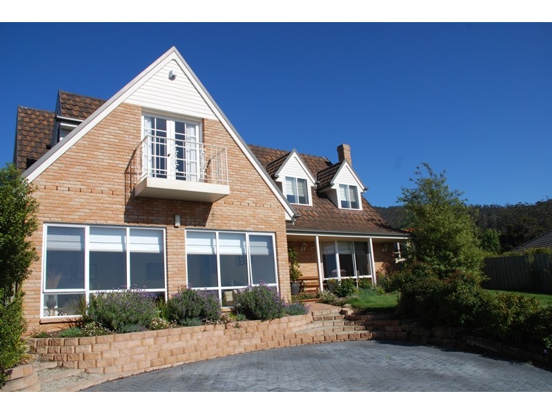 19 Utiekah Drive, Taroona TAS 7053