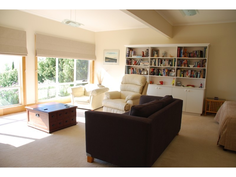 19 Utiekah Drive, Taroona TAS 7053