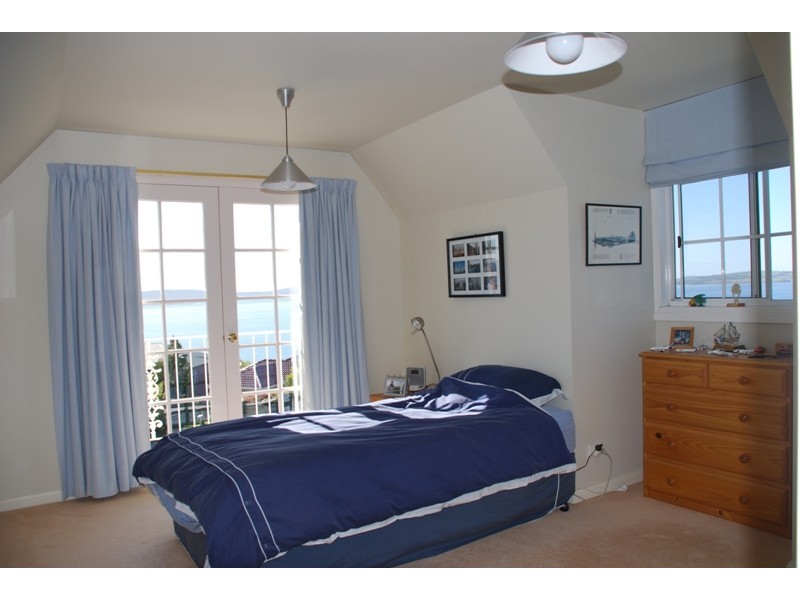 19 Utiekah Drive, Taroona TAS 7053