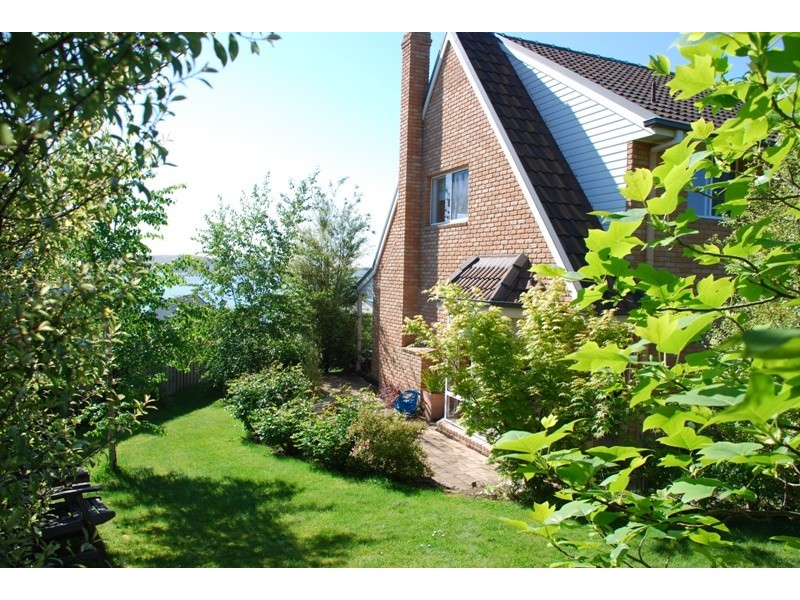 19 Utiekah Drive, Taroona TAS 7053