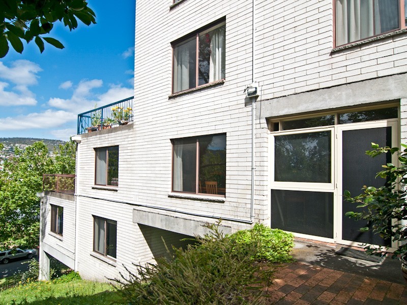 Battery Point TAS 7004