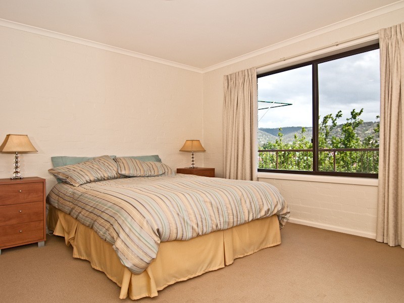 Battery Point TAS 7004