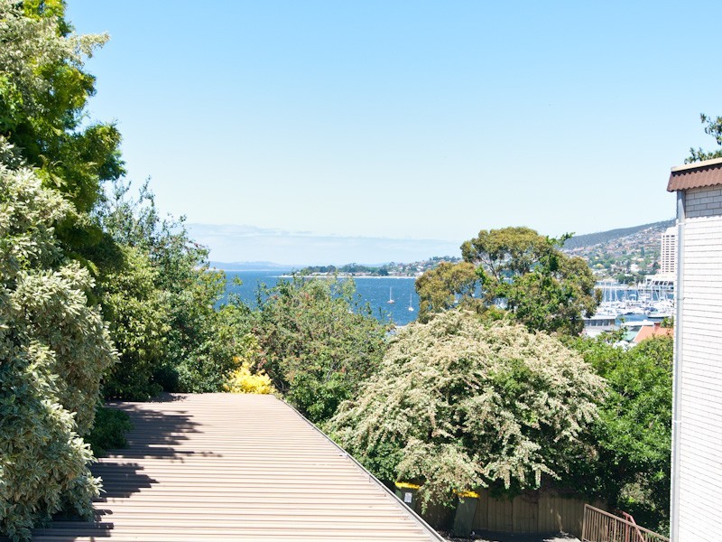 Battery Point TAS 7004