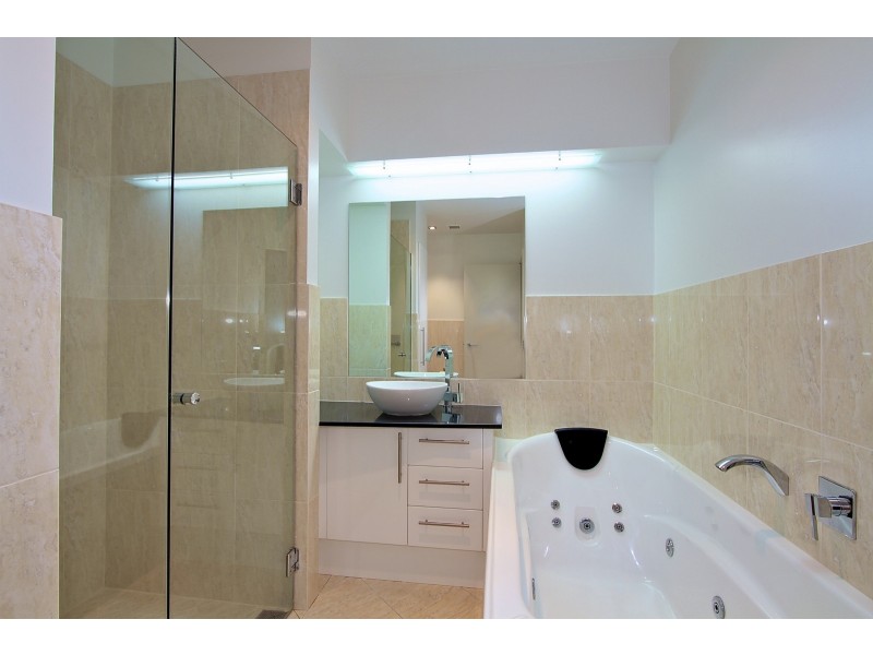 Battery Point TAS 7004