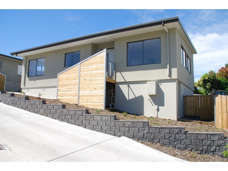 2/8 Chestnut Avenue, Lutana TAS 7009