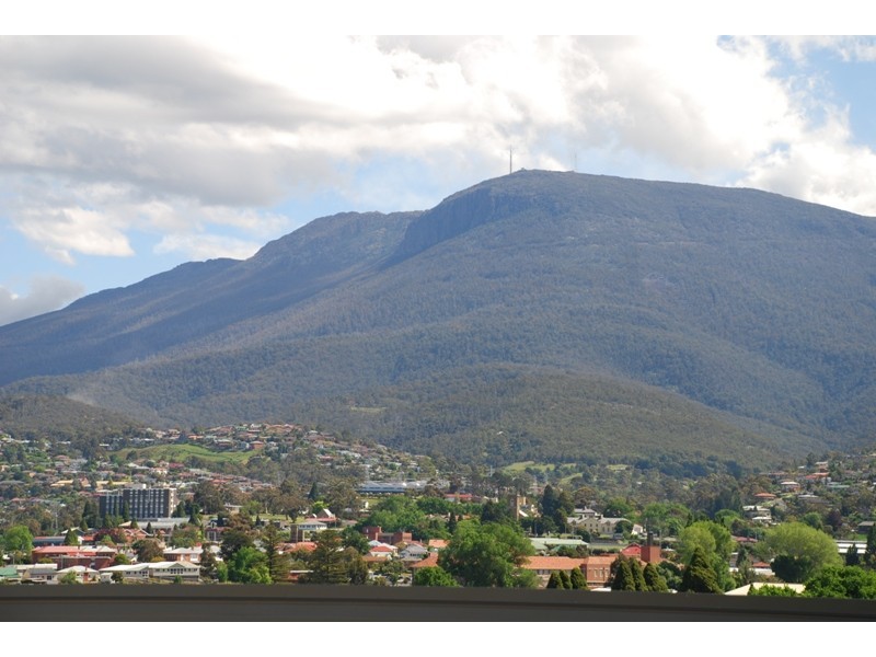 2/8 Chestnut Avenue, Lutana TAS 7009