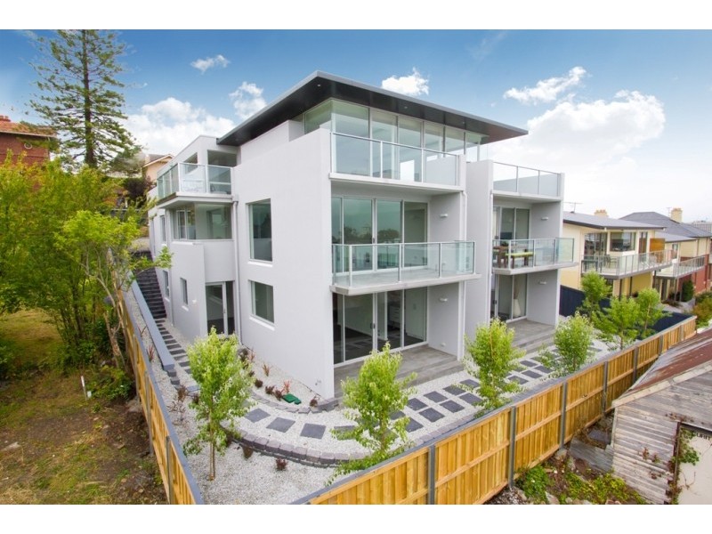 Battery Point TAS 7004