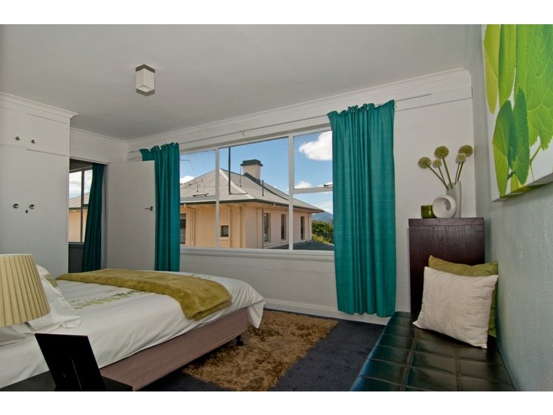 2/4 Ellerslie Road, Battery Point TAS 7004