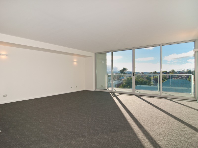 Battery Point TAS 7004