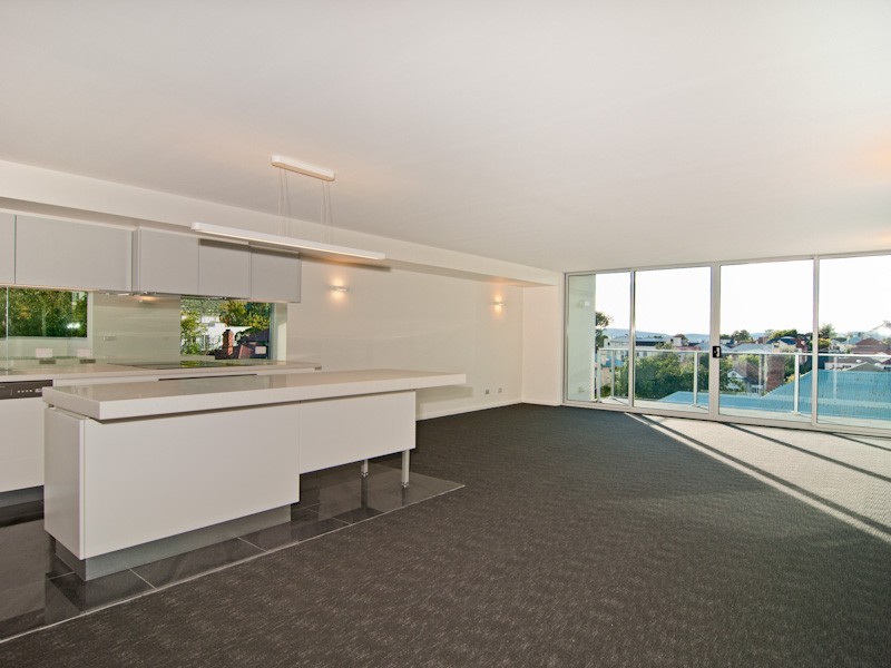 Battery Point TAS 7004