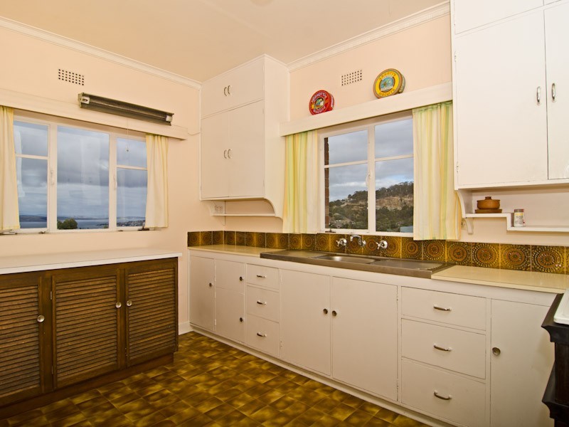 Mount Stuart TAS 7000