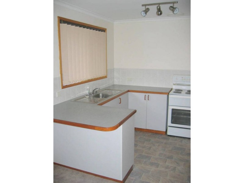 2/15 Godfrey Road, Claremont TAS 7011