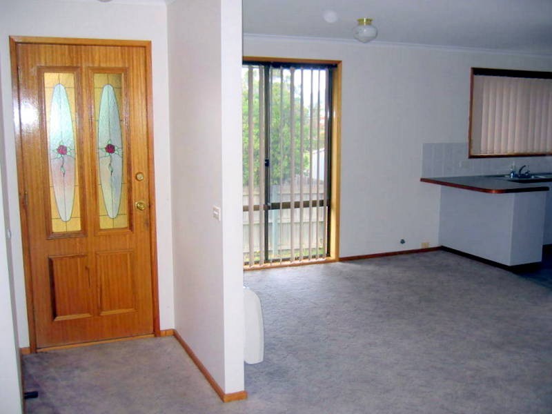 2/15 Godfrey Road, Claremont TAS 7011