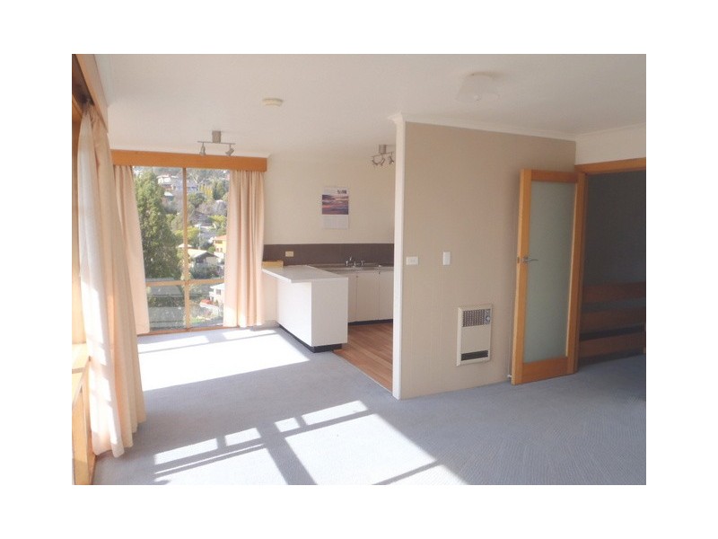 3/3 Jabez Crescent, Lenah Valley TAS 7008
