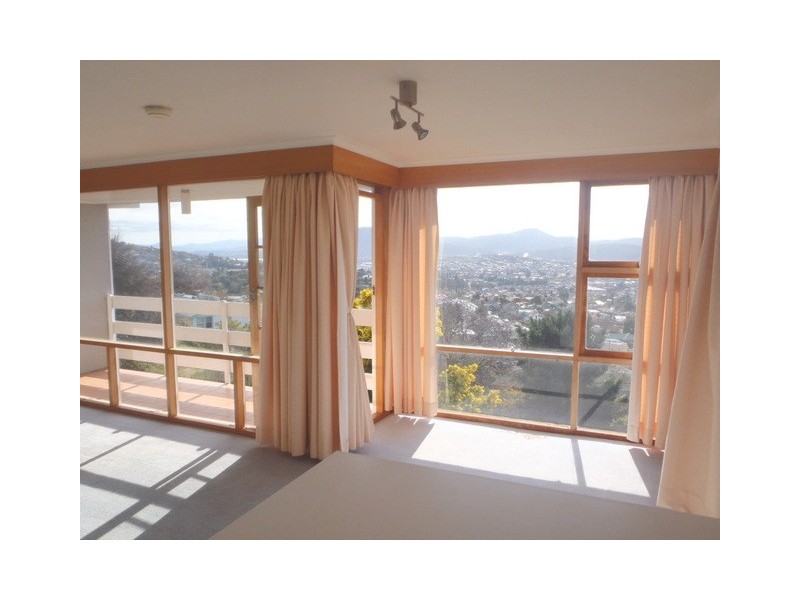 3/3 Jabez Crescent, Lenah Valley TAS 7008