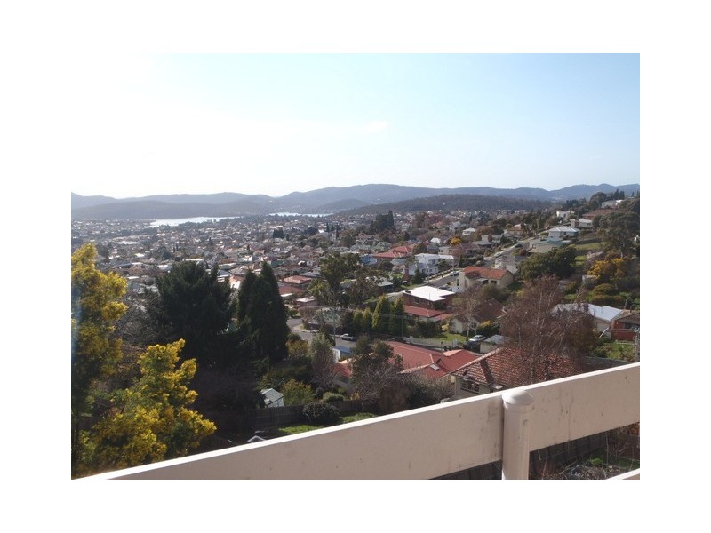 3/3 Jabez Crescent, Lenah Valley TAS 7008