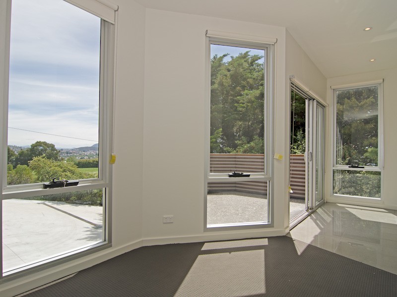 3/245 Churchill Avenue, Sandy Bay TAS 7005