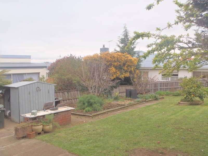 8 Pottery Road, Lenah Valley TAS 7008