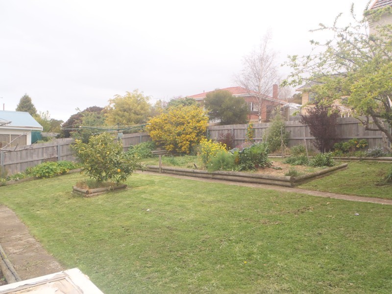 8 Pottery Road, Lenah Valley TAS 7008