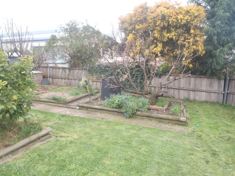 8 Pottery Road, Lenah Valley TAS 7008