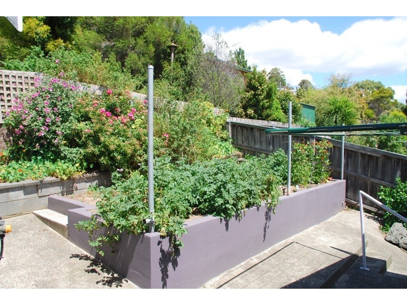 14 Gordon Avenue, Mount Stuart TAS 7000