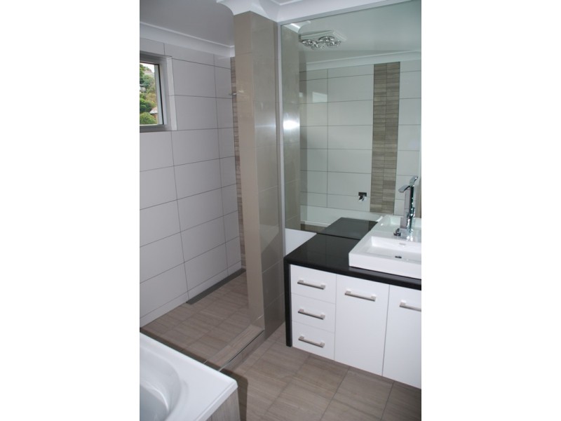 1/245 Churchill Avenue, Sandy Bay TAS 7005