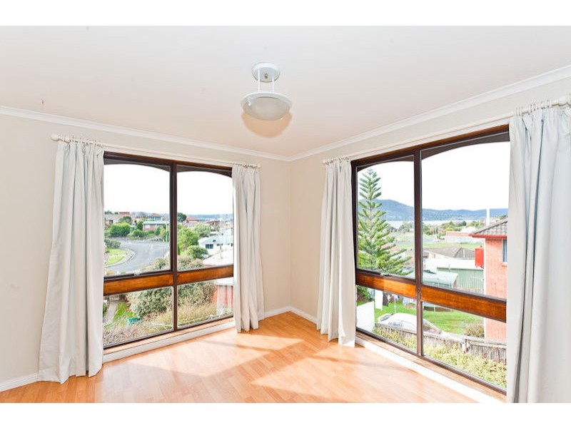 14 Chandos Drive, Berriedale TAS 7011