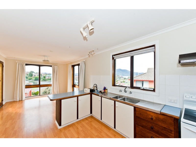 14 Chandos Drive, Berriedale TAS 7011