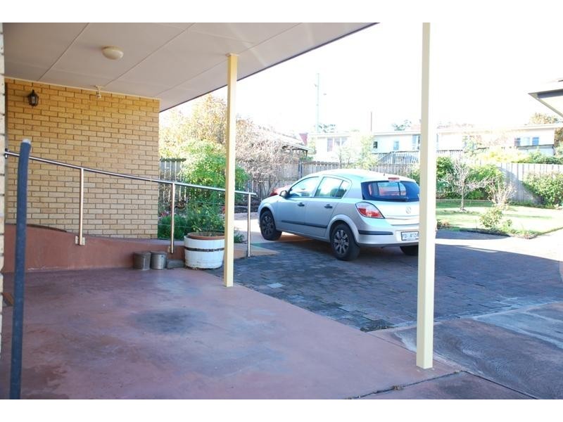 1/5 Beach Road, Lindisfarne TAS 7015